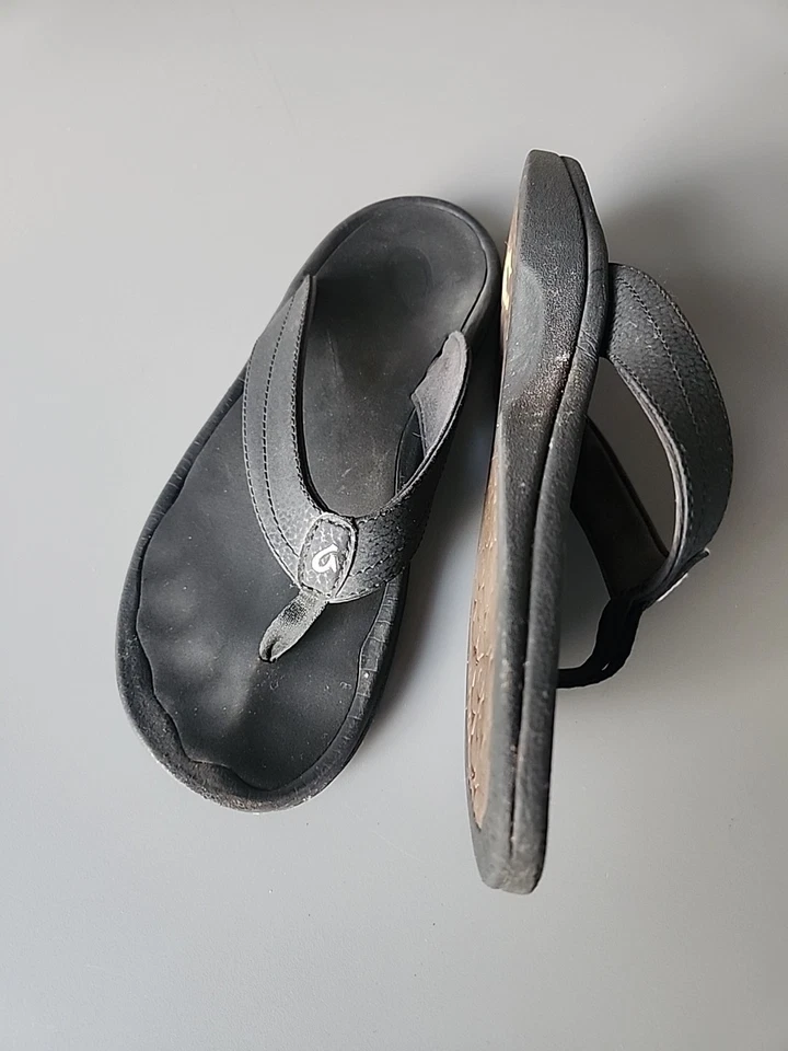 Sandalias cómodas Olukai Ohana para mujer talla 8M negras con chanclas Foto 2 de 4