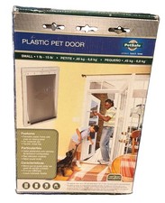 PETSAFE PLASTIC PET DOOR - WHITE SMALL 1-15 LBS - MODEL HPA11-10966 Open Box