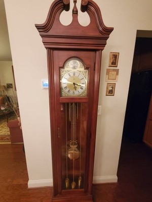 Ridgeway Tempus Fugit Grandfather Clock   Solid Wood -Excellent Condition