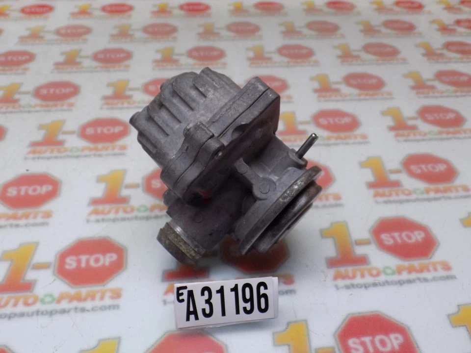 Bomba de inyección de aire secundaria Mercedes-Benz ML350 2006-2011 002-140-83-60 OEM Foto 4 de 4