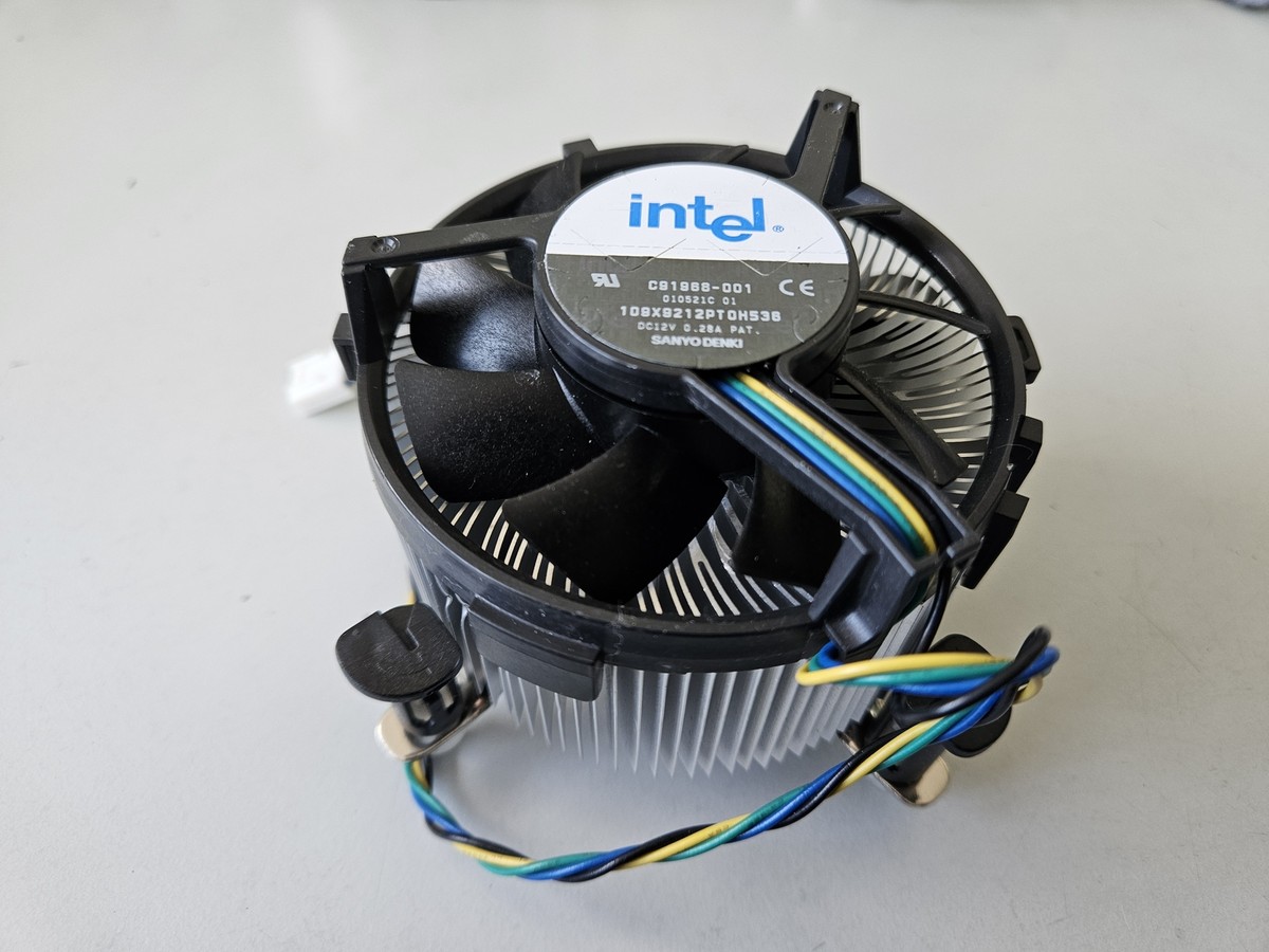 Intel SanyoDenki DC12V 0.28A Fan & Heatsink ( C91968-001 