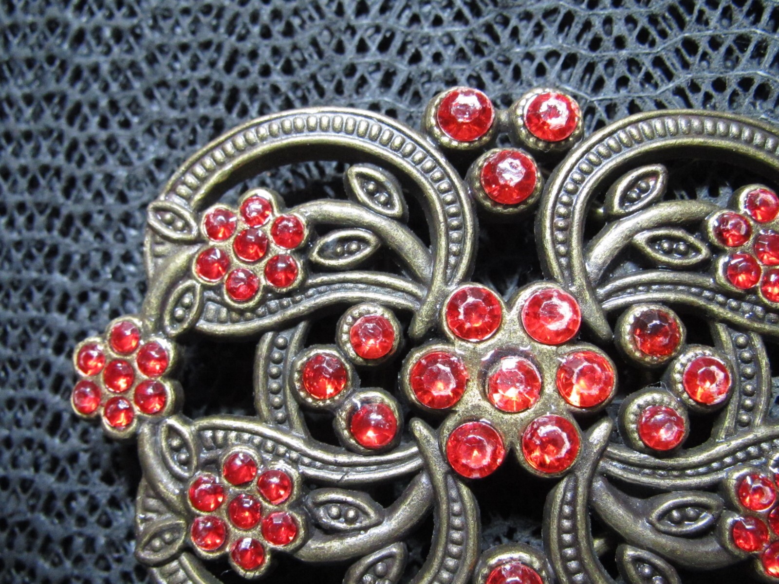 FLORAL RED FAUX DIAMONDS HIPPIE CHICK CUT OUT BELT BUCKLE! VINTAGE! RARE! 1990s! image 3