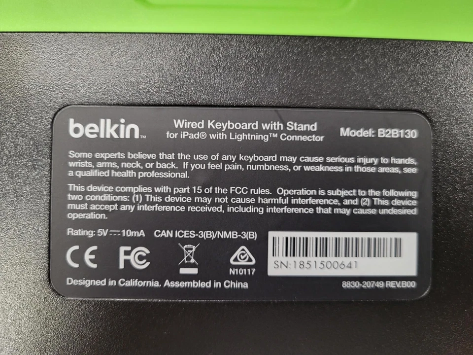 Lote de 10 - Teclado Belkin con cable con soporte para iPad - Conector Lightning B2B130 Foto 3 de 3