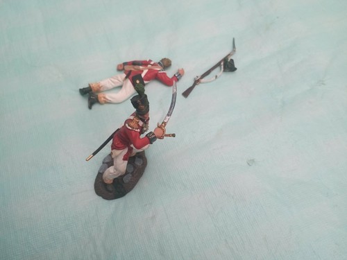 Britains No 17877 British Coldstream Guards Light Company Officer & Casualty - Picture 6 of 10