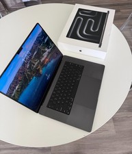 Apple MacBook Pro 16'' Apple M3 Pro 512GB SSD 18GB RAM Laptop - Black MRW13LL/A