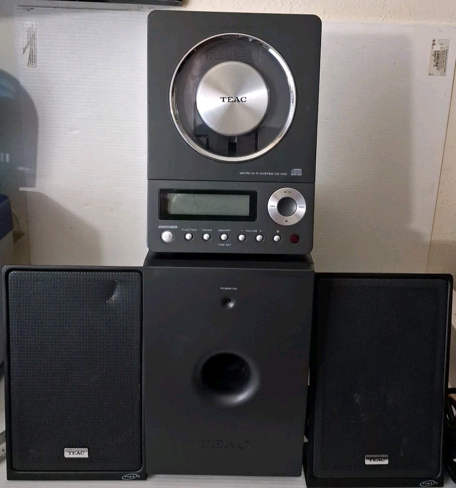 TEAC CD-X10i Micro Hi-Fi System Ultra Thin AM/FM/AUX/CD-SOUNDS