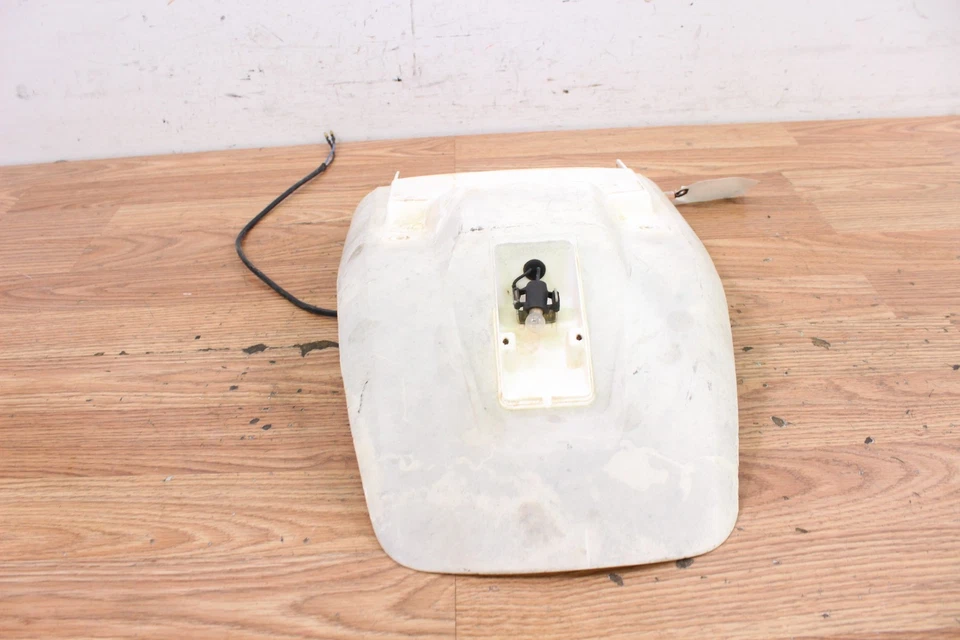 Yamaha Big Wheel 200 Bw200 1985 guardabarros trasero con luz trasera  Foto 2 de 4