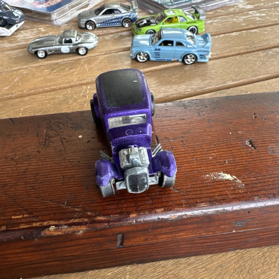Hot Wheels Classic 32 Vicky - Púrpura - Vintage Redline Foto 3 de 4