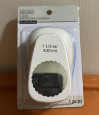 Scalloped Circle paper Punch new Sealed 1 1/2 inch