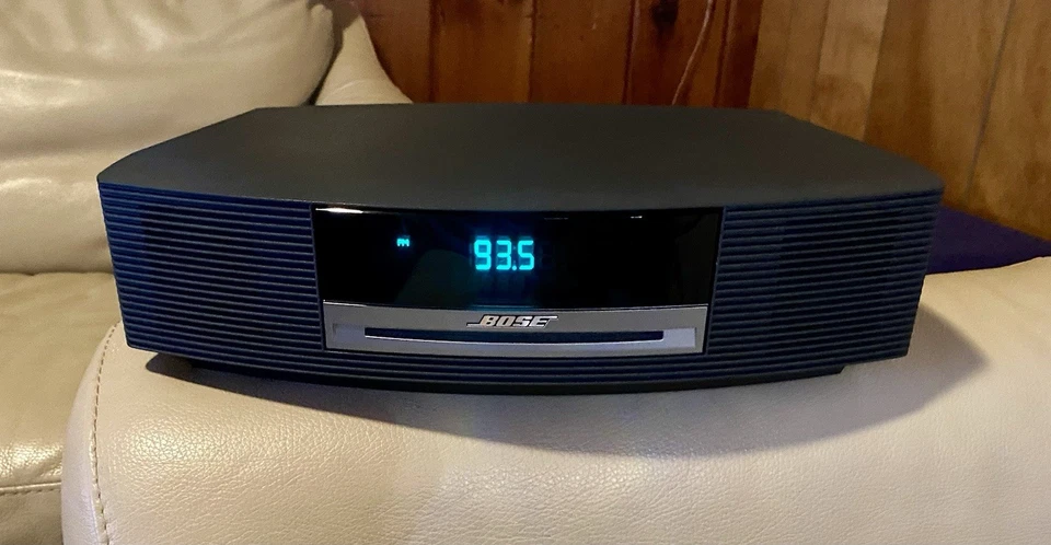 Sistema de música Bose Wave reproductor de CD AM/FM REACONDICIONADO/EXCELENTE ESTADO/NUEVO CONTROL REMOTO/MANUAL Foto 3 de 4
