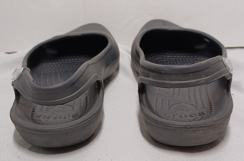 Zapatos planos Crocs Olivia negros sin cordones con correa en el tobillo y diamantes de imitación. Mujer Talla 8. - Imagen 4 de 9