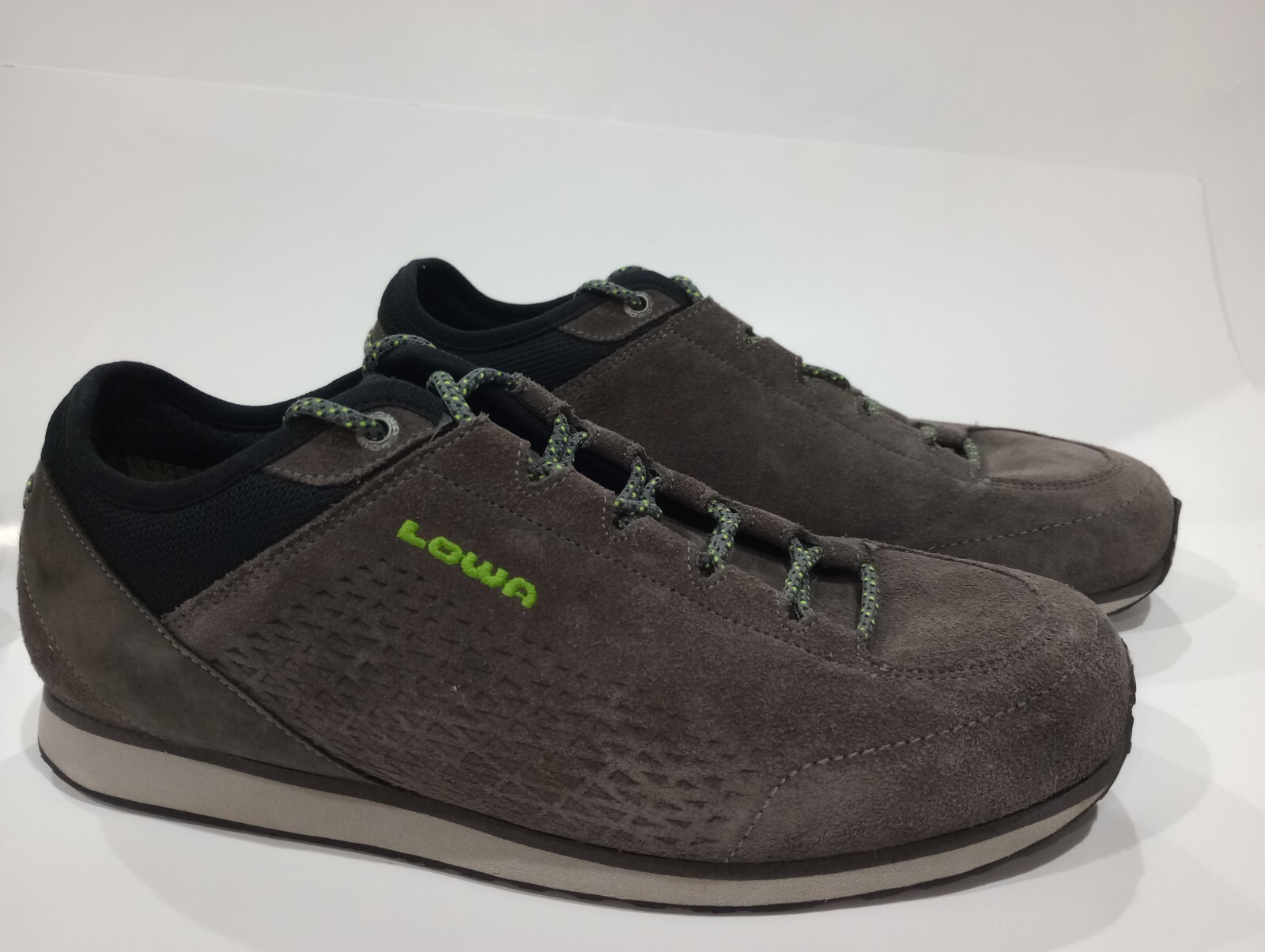 Zapatos bajos de viaje/exterior Lowa Stanton de cuero para hombre talla 11 venta al por menor $200