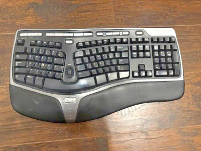 Microsoft Natural Ergonomic Keyboard 4000 v1.0 USB Wired KU-0462