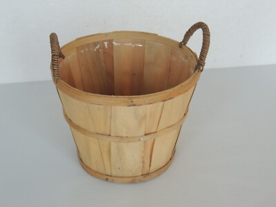 Patio Natural/Brown Bushel Basket Planter 6  HEIGHT X 7.5  DIAMETER ,LINING INSI