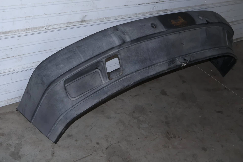 VW EUROVAN 1992-1996 - Cubierta del parachoques delantero 705807101B Foto 3 de 4