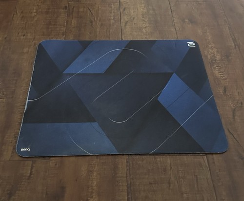 Artisan/LGG Saturn Pro/BenQ + PLUS (lot tapis de souris) (lire) - Photo 7/16