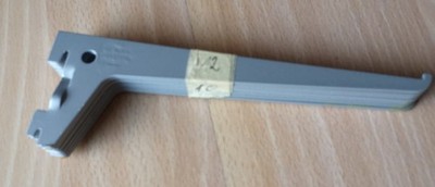 PRIOstahl Regalbodenträger 12 Stück Silber 200 mm für 1 reihige Raster 50 mm