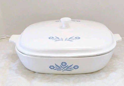 VTG CORNING WARE BLUE CORNFLOWER 10” CASSEROLE w/ WHITE LID