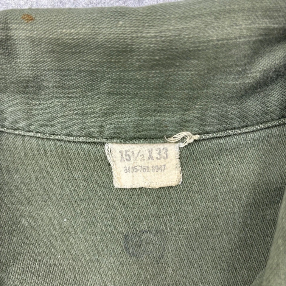 Camisa utilitaria vintage 1970 USMC OG-107 era de la guerra de Vietnam algodón satén 15,5x33 Foto 3 de 4