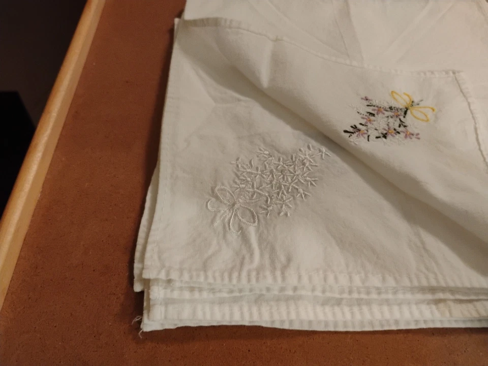 Lot Of 9 Vintage Handkerchief Hand Embroidered Flower Hankies approx 10” - Image 2 of 4