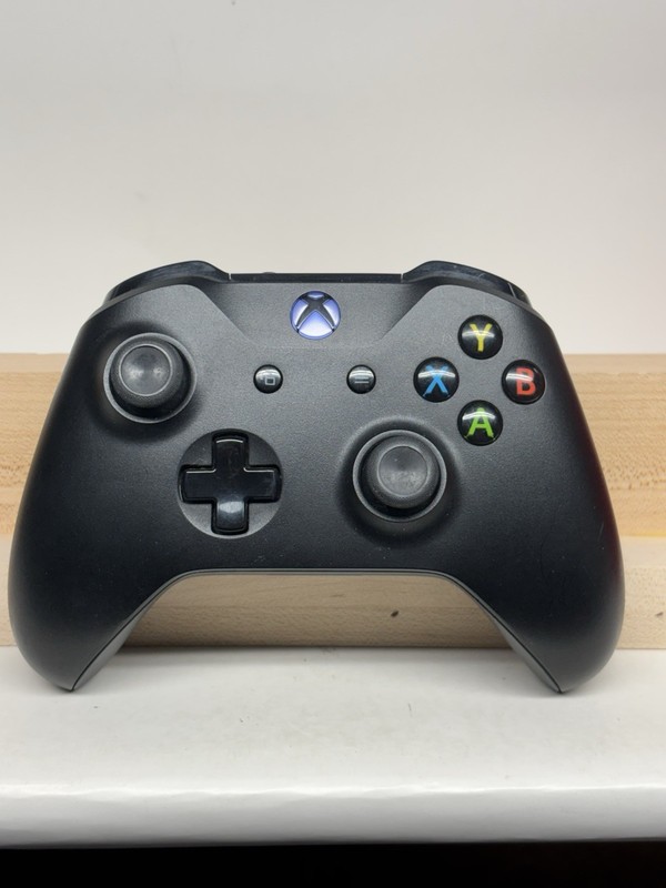 Microsoft Xbox One Wireless Controller - Black Model 1708 Free Shipping