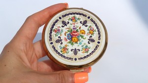 Vintage-England-Stratton-Vanity-Trinket-Powder-Box-Compact-Gold-Enamel-amp-Mirror