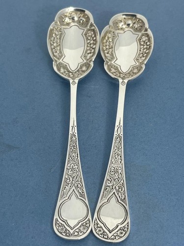 STUNNING BOXED PAIR ANTIQUE VICTORIAN ORNATE SOLID SILVER BERRY SPOONS SHEF 1894 - Picture 15 of 16