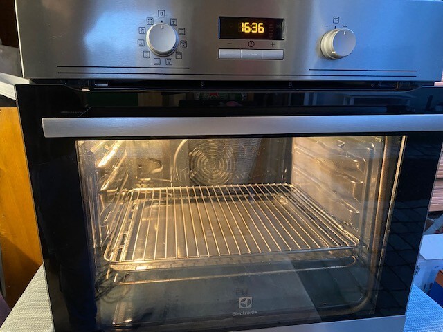 Four Encastrable Electrolux EVE8P21X Noir - Multifonction Pyrolyse - Occasion