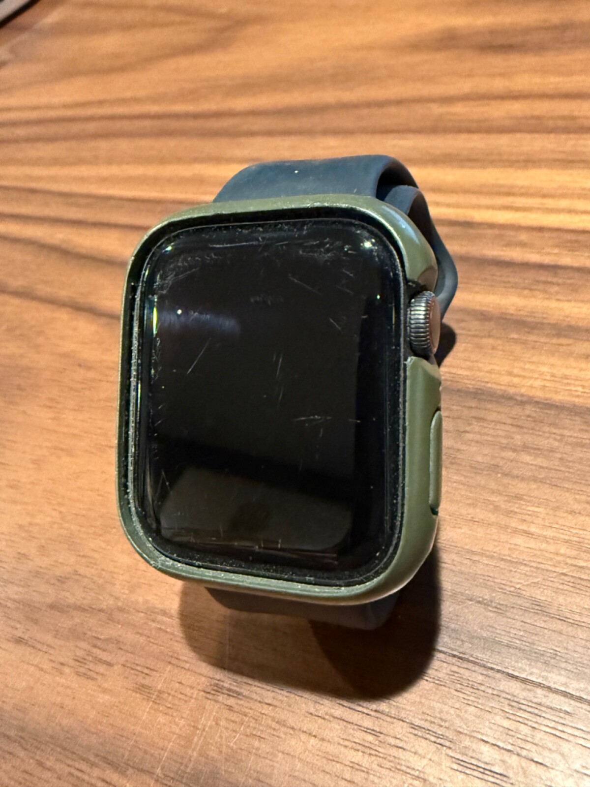 Apple Watch SE 44mm Space Gray Aluminum Case with Black Sport Band - Regular...-image