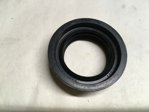 New Federal Mogul Manual Trans Output Shaft Seal 1215 - Picture 3 of 6