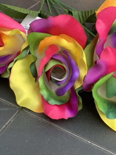 5 x Rainbow Roses Bushes 25 STEMS Multicoloured Flowers Artificial Silk Pride - Picture 3 of 8