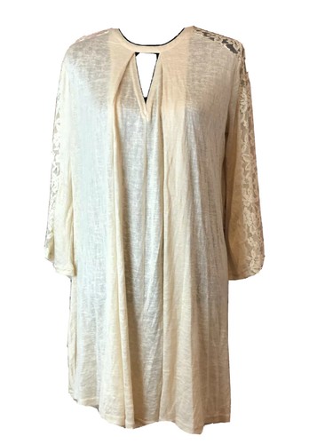 Women’s umgee NWT Cream Ivory Lace Bell Sleeves Key Hole Tunic Top Sz M Boho - Picture 3 of 7