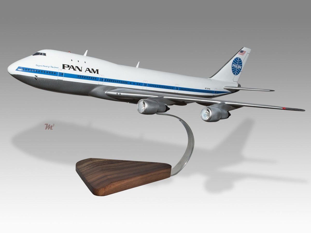 Boeing 747-100 Pan Am Clipper Maid of the Sea Wood Airplane Model