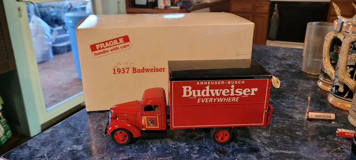 Danbury Mint 1:24 1937 Chevrolet Budweiser Everywhere Delivery