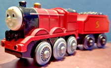 NOT WORKING Thomas and Friends Wooden Railway Battery Operated James 2002 Used
