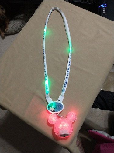 Disney - 2018 - LED Changing Colors - Mickey Mouse Lanyard