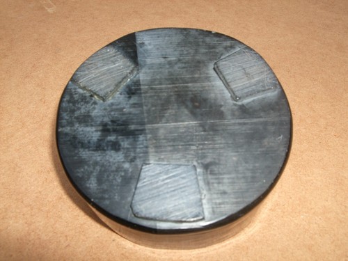 20TH CENTURY CHINESE BLACK HARDSTONE ASHTRY SHOWING TWO FISHES - Picture 4 of 4