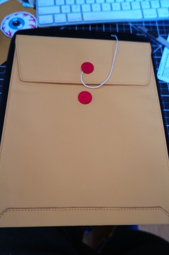 3 cases for iPad 3rd Generation (or what ever fits) incase cocoon and envelope - Picture 3 of 6