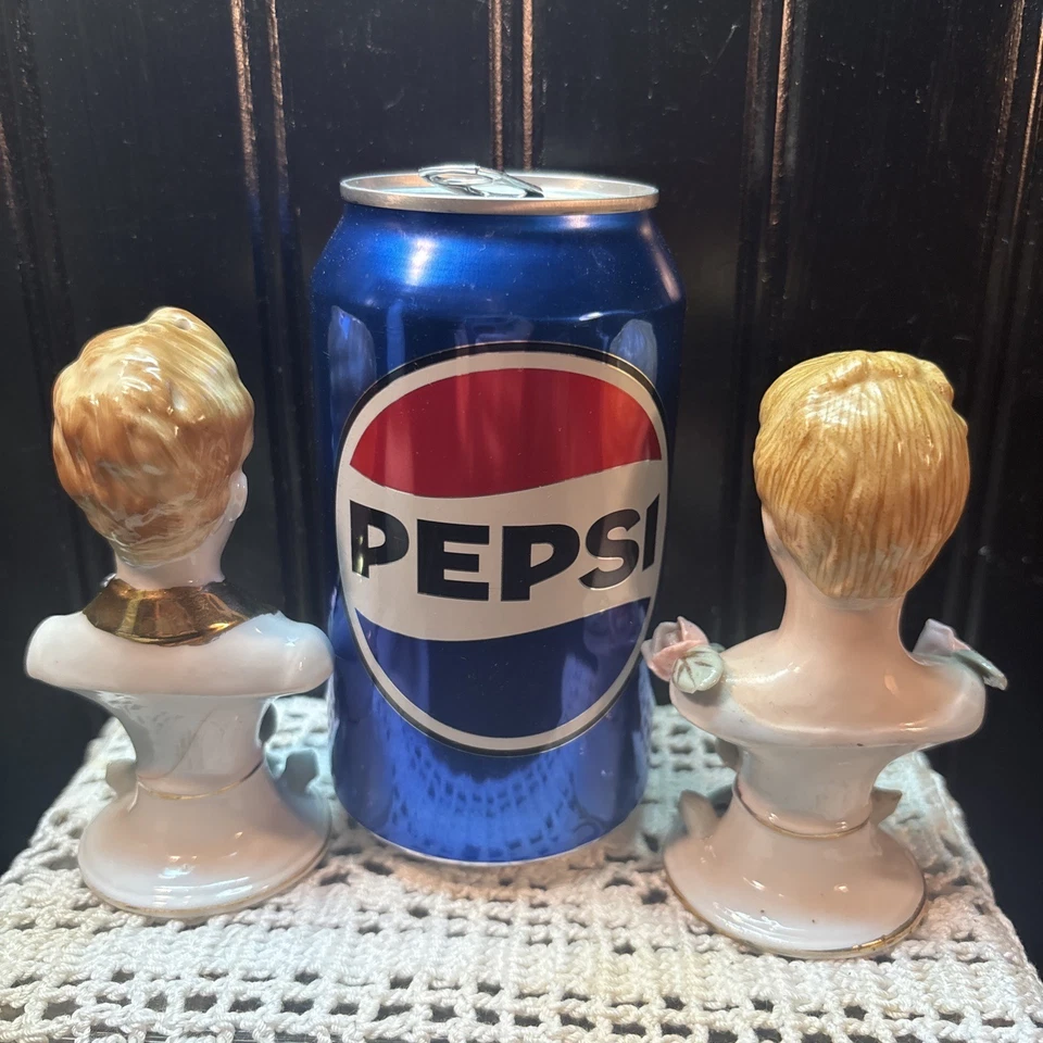 Juego De Colección Años 50 Ucagco Porcelana Victoriano Hombre Mujer Rosa Criada Sal y Pimienta Foto 3 de 4