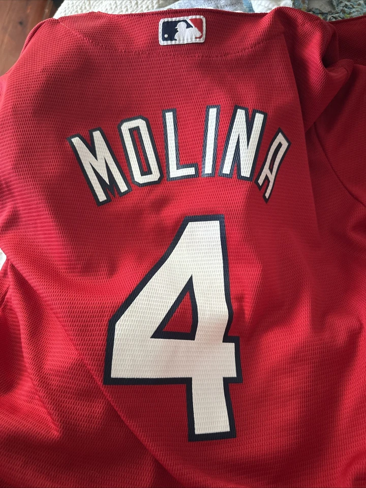 Camiseta de Colección Cardenales de San Luis Majestuosa Yadier Molina #4 Talla Juvenil Pequeña Foto 2 de 4