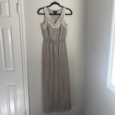 EUC women's AB STUDIO Light Gray With Crochet Accent MAXI DRESS S