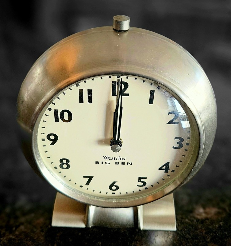 Westclox Big Ben Analog Silver Metal Alarm Clock Round Arabic Numerals