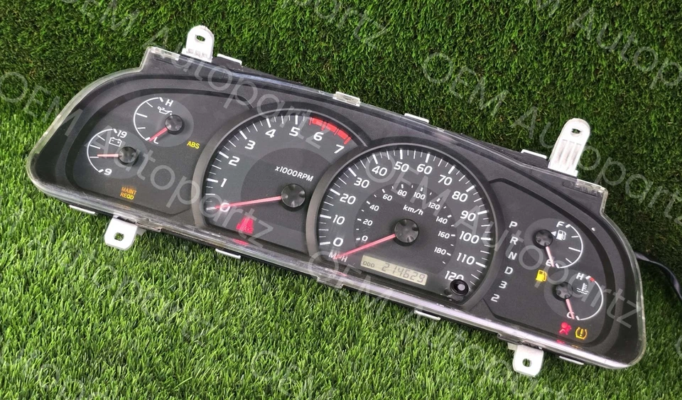 Toyota Tundra 2005-2006 Instrument Cluster speedometer Gauges Oem used - Image 2 of 4