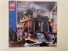 LEGO Knights Kingdom Dark Fortress Landing (8802) 2005