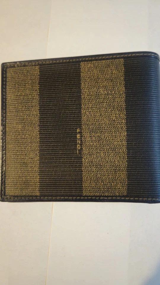 Cartera Fendi Pequin Vintage Cuero Plegable Italia (Certificado de Autenticidad) Foto 2 de 4
