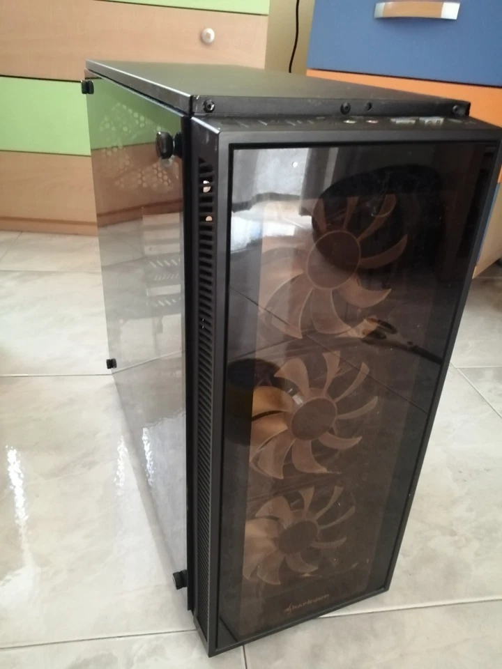 Case Sharkoon TG4 RGB per gaming/ufficio con DIFETTO: LEGGI DESCRIZIONE - Immagine 3 di 4