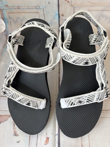 Teva Sandals Black & White Boomerang Pattern Size 9 Aztec Summer Shoes - Picture 2 of 12