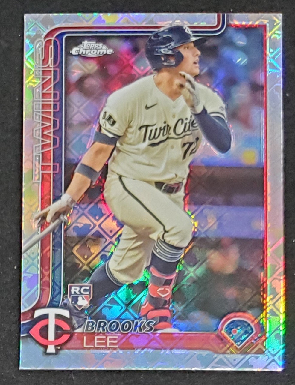 Brooks Lee  2025 Topps Chrome Logofractor (RC)  #234