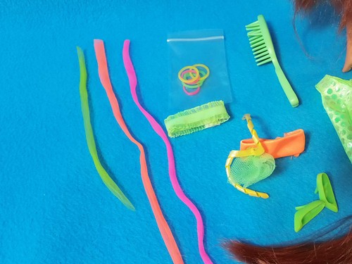 CUT AND STYLE BARBIE DOLL ATTACHABLE LONG REDHEAD & ACCESSORIES 1994 VTG - Picture 15 of 16