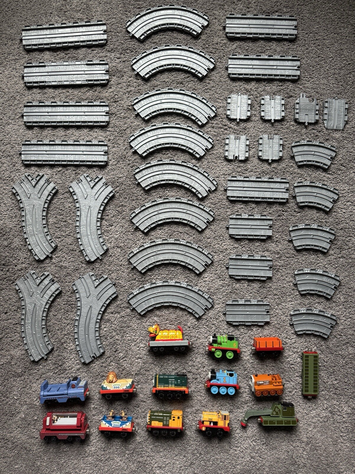 2006 Thomas & Friends 33-Piece Gray Track Set with 14 Die-Cast Cars by Gullane